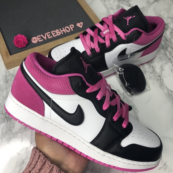 jordan retro 1 low pink